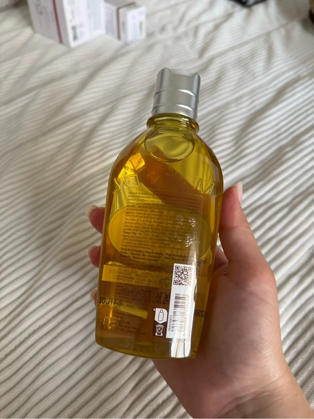 L'Occitane Almond Shower Oil NWT 8.4fl oz